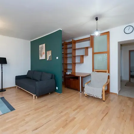 Airport&atlasarena&orientariumparking *