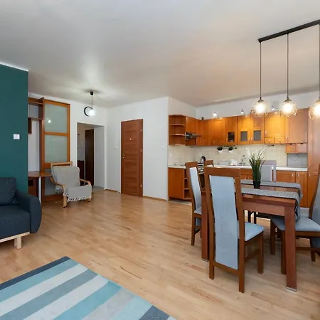 Apartamento Airport&atlasarena&orientariumparking *