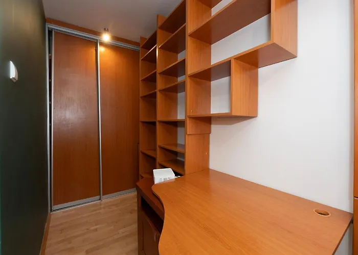 Airport&atlasarena&orientariumparking Apartamento *